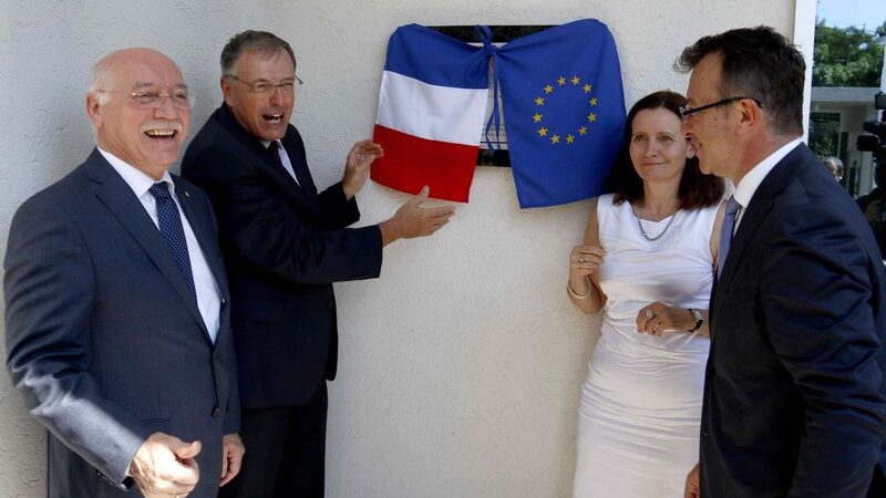 Stálé zastoupení při EU vede nová velvyslankyně, Dürra nahradila Hrdá