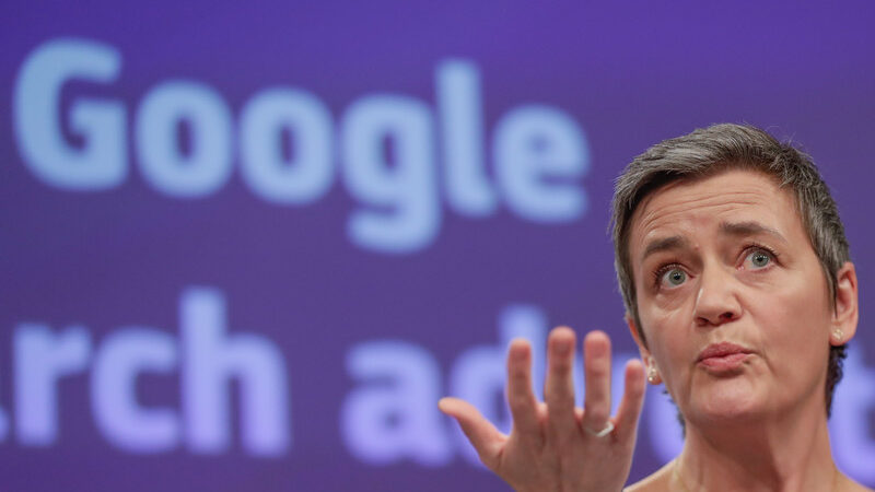 Komise prověří plán Googlu převzít výrobce chytrých hodinek Fitbit