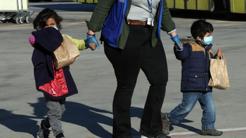 Nezletilí uprchlíci v&nbsp;Řecku stále potřebují pomoc, nová česká vláda je šancí na „reparát“