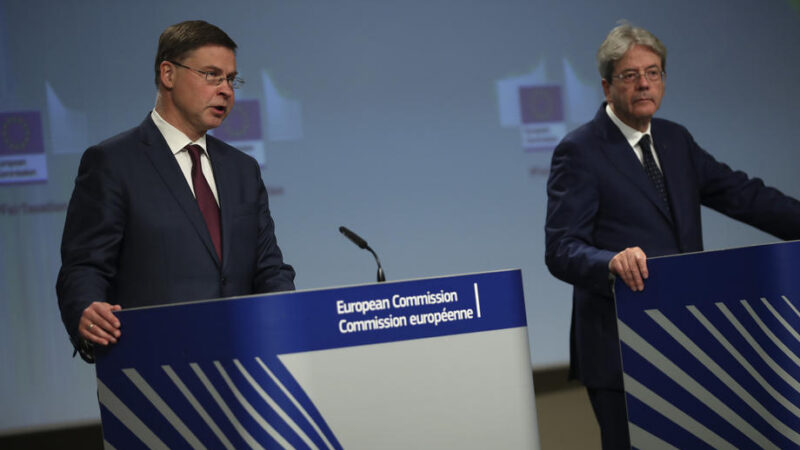 Revoluční daňové reformy? V&nbsp;hledáčku jsou nadnárodní firmy i&nbsp;daňové ráje, státy se ale neshodují