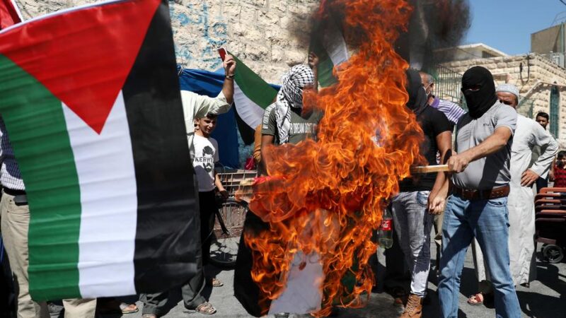 Turecko a&nbsp;Írán kritizují SAE, státy EU ale dohodu s&nbsp;Izraelem přivítaly