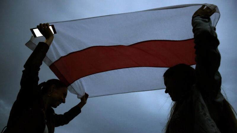 Šéfové diplomacií zemí EU diskutují o&nbsp;uvalení sankcí na Lukašenka