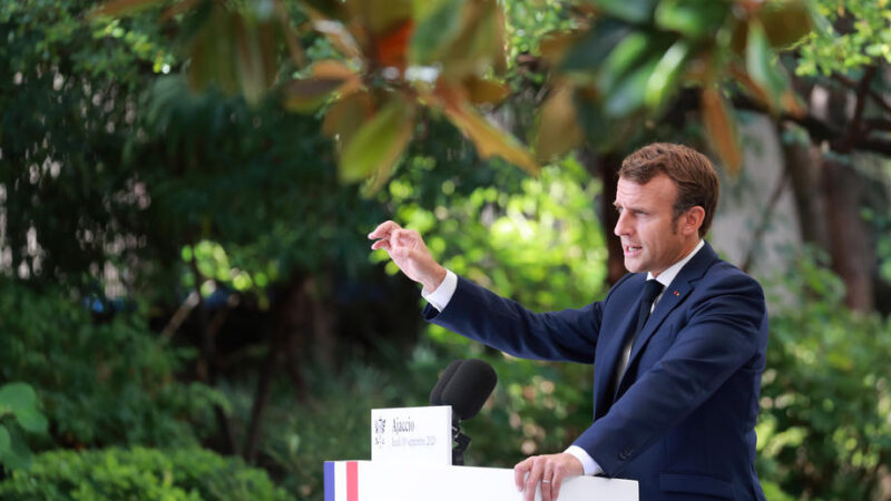 Turecko už není ve Středomoří spolehlivým partnerem, prohlásil Macron