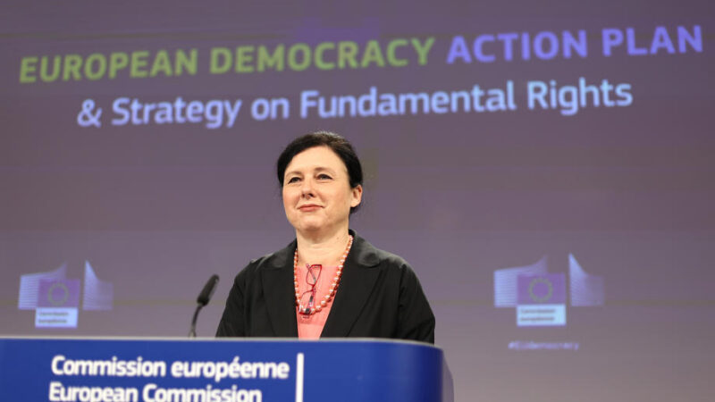 Akční plán pro demokracii jako návrh na cestu ven ze spirály dezinformací