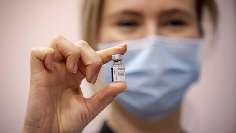 Bez EU by si ČR vakcínu nezajistila, uznává ministerstvo zdravotnictví