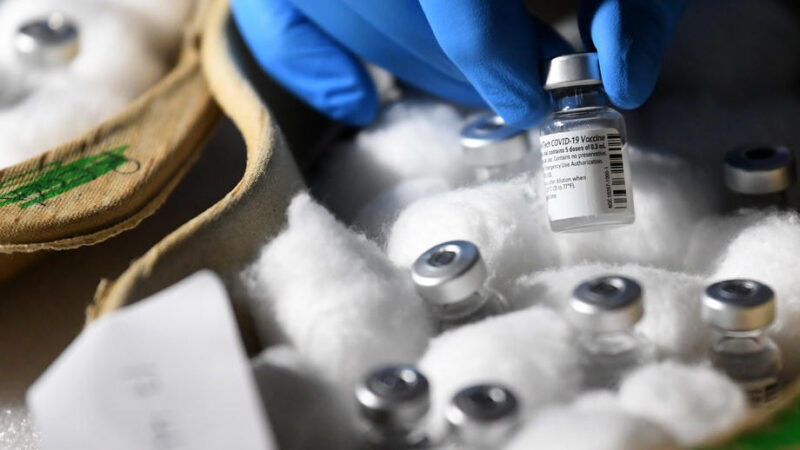 Duo Pfizer/BioNTech navýší dodávky vakcíny do zemí EU