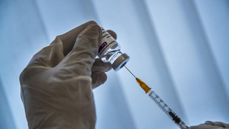 Jak na mutace koronaviru? Úprava vakcín je relativně rychlá, říká EMA