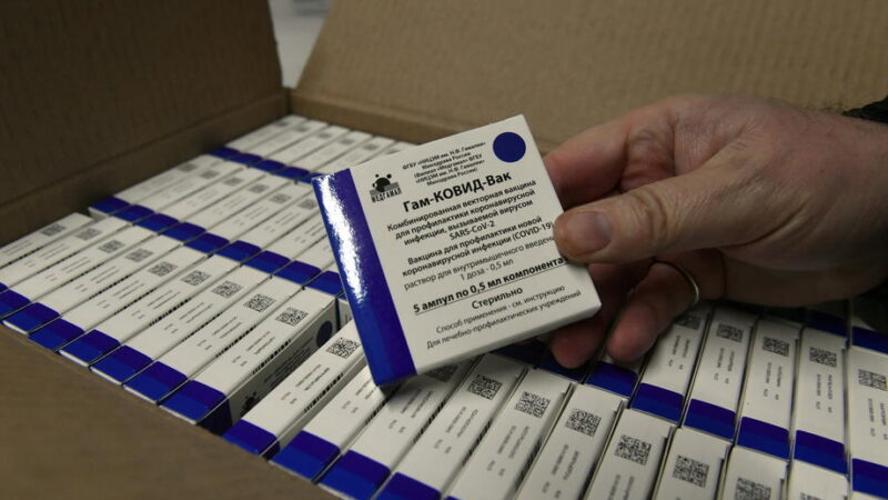 Se Sputnikem V&nbsp;buďte opatrní, vyzývá EMA