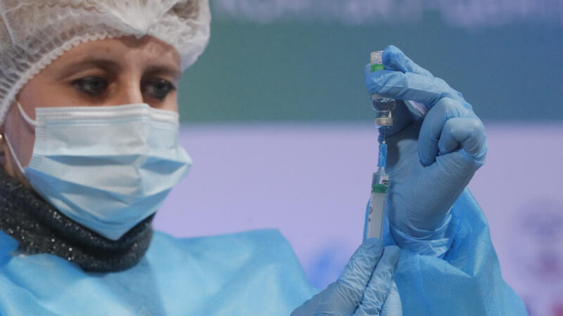 Vakcína od Novavax dostala zelenou, účinnost proti omikronu je zatím nejasná