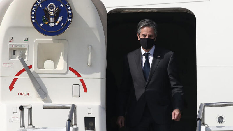 Americký ministr zahraničí Blinken dorazí do Evropy, setká se i&nbsp;s von der Leyenovou
