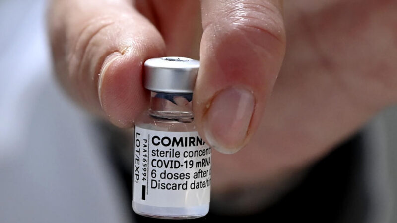 Nový kontrakt s&nbsp;Pfizer/BioNTech zajistí Unii celkem 1,8 miliardy dávek vakcíny