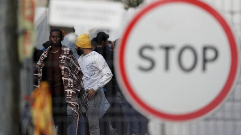 Litva čelí náporu migrantů z&nbsp;Běloruska, EU přislíbila finanční pomoc