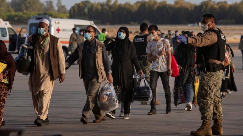 EU musí podle europoslanců pomoci dalším Afgháncům