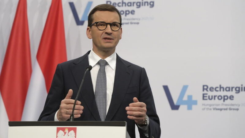 Morawiecki: Polsko nemá v&nbsp;nejmenším úmyslu opustit EU