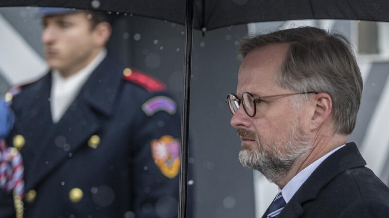 Fiala míří do Kyjeva. Vyjádří Zelenskému podporu jménem celé EU