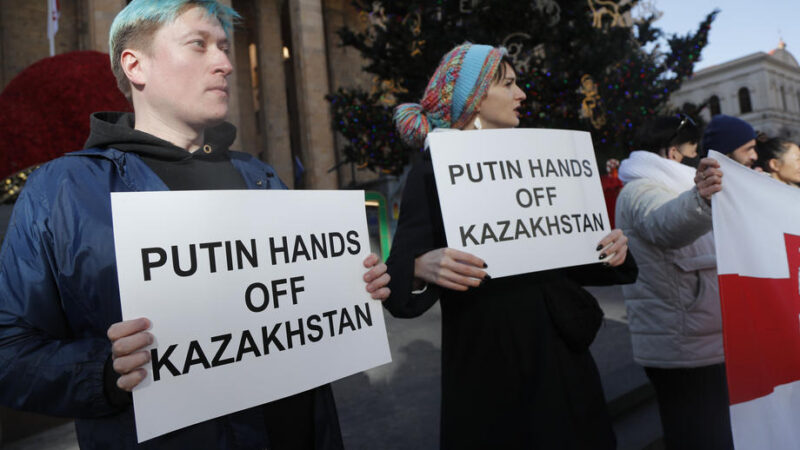 Unie se obává o&nbsp;suverenitu Kazachstánu, situace mezitím eskaluje