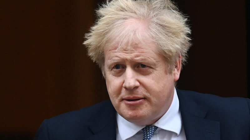 Dva roky od brexitu a&nbsp;stále stejná písnička. Británii se úplné odříznutí od EU v&nbsp;praxi nedaří