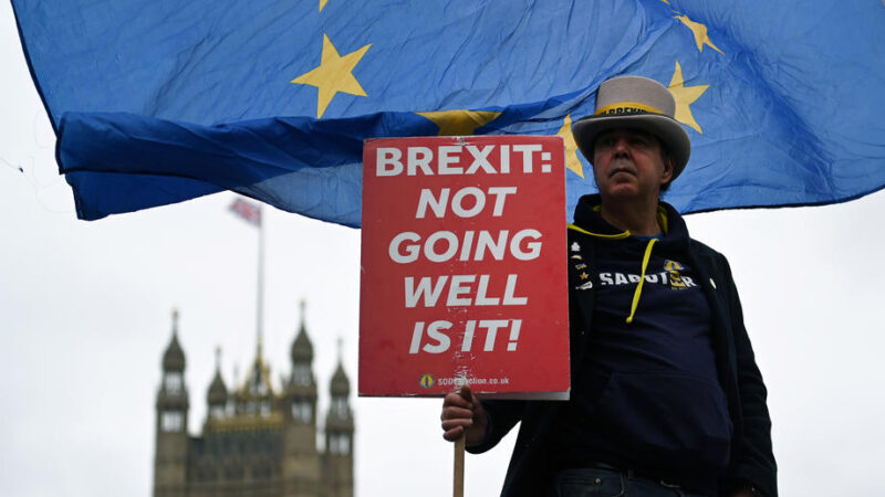 Londýn je připravený zrušit část brexitové dohody o&nbsp;Irsku, píše BBC