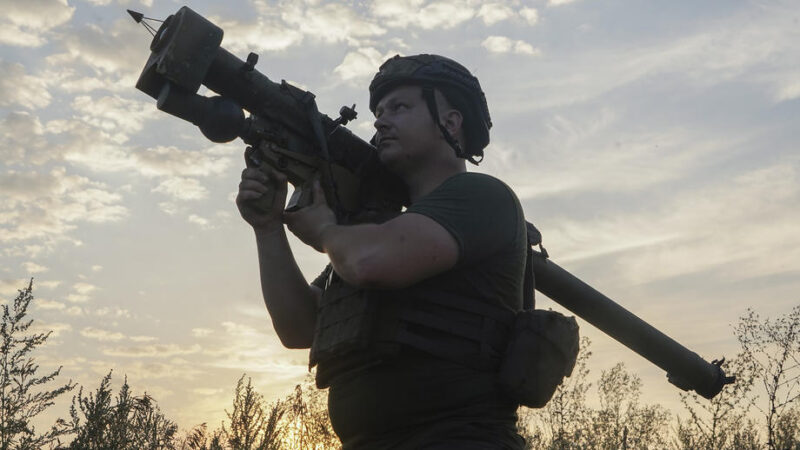 EU vycvičí ukrajinské vojáky, základy nové mise položili ministři obrany v&nbsp;Praze