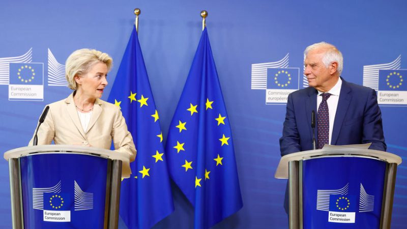 Komise navrhuje další sankce vůči Rusku, obsahují i&nbsp;možný strop na cenu ruské ropy