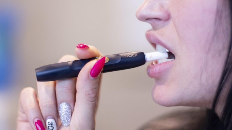 EU se chystá zdanit zahřívaný tabák nebo nikotinové sáčky, Češi odstartují vyjednávání